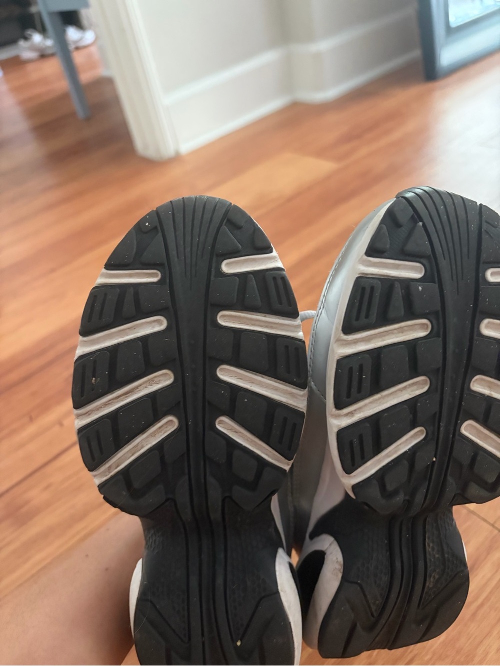 Nike White & Silver Women's Sneakers - Picture 7 of 10